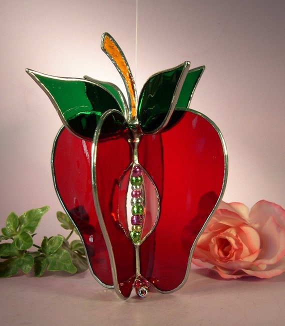 Items similar to Stained Glass Apple on Etsy