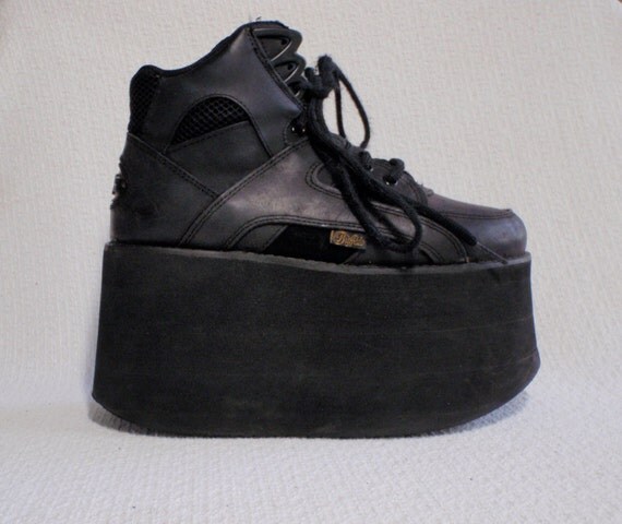 rose gold nike trainers womens