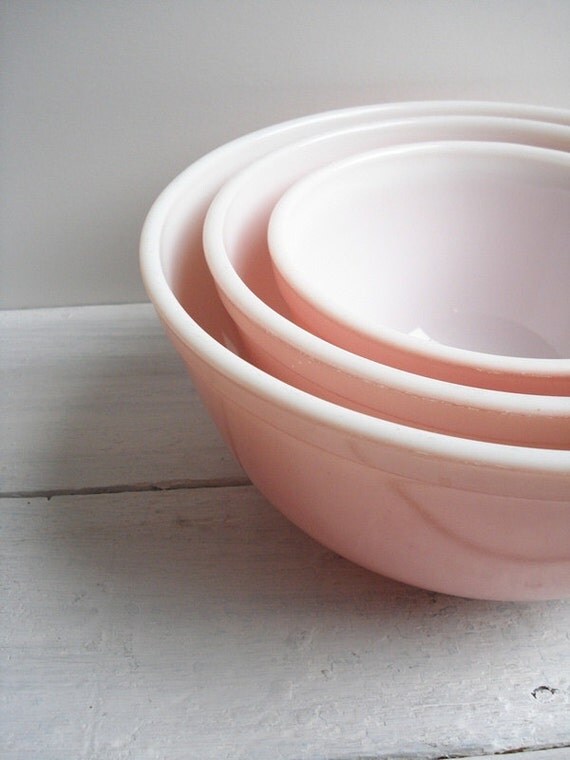 Vintage Pyrex Pink Nesting Mixing Bowls