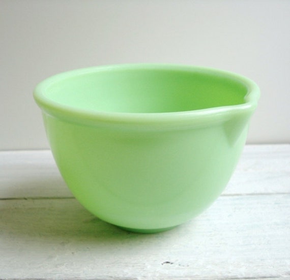 Vintage Sunbeam Jadite Mixing Bowl with Spout