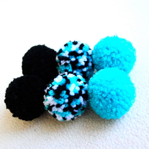 pom pom cat toy