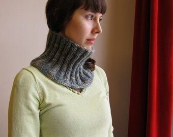 Blue Light-Woll knitting neckwarmer