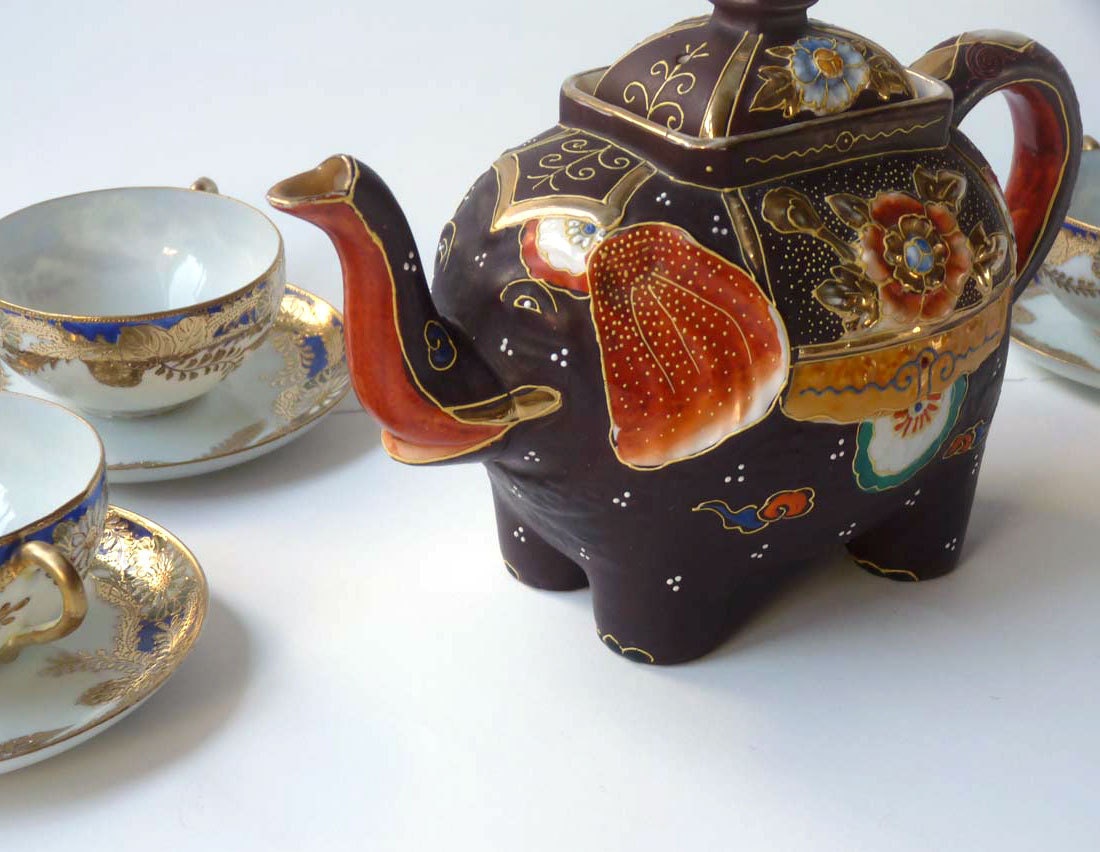 Antique Elephant Teapot Moriyama moriage teapot late 1920s