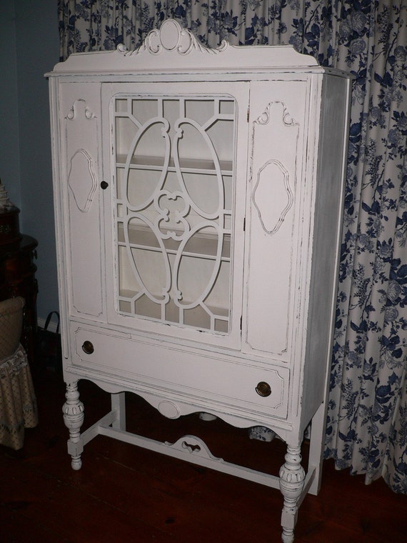 Shabby Chic China / Hutch / Curio