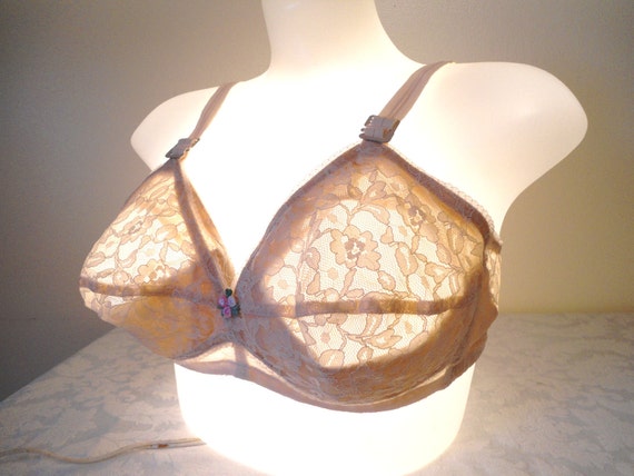 All Listings Jul 27, · please help me size e/ee only 16 and pounds? Im 5'2 pounds and i think that im a size E I'm only 16 i bought a triple d and honestly its too small soo where can i find a cute size E or possibly EE bra???And I'd rather not get surgery at this point Status: Resolved.