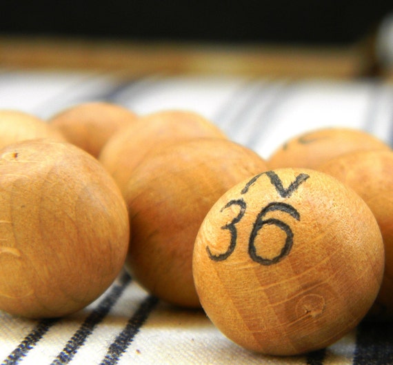 vintage Pressman wooden Bingo Balls baker's dozen 13