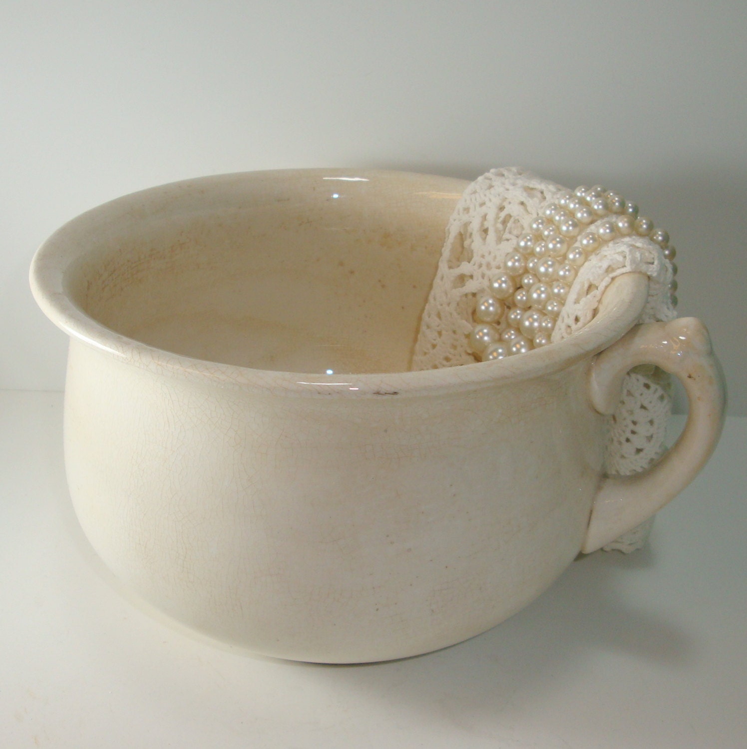 Antique Chamber Pot by Homer Laughlin / by littlewoodenhouse