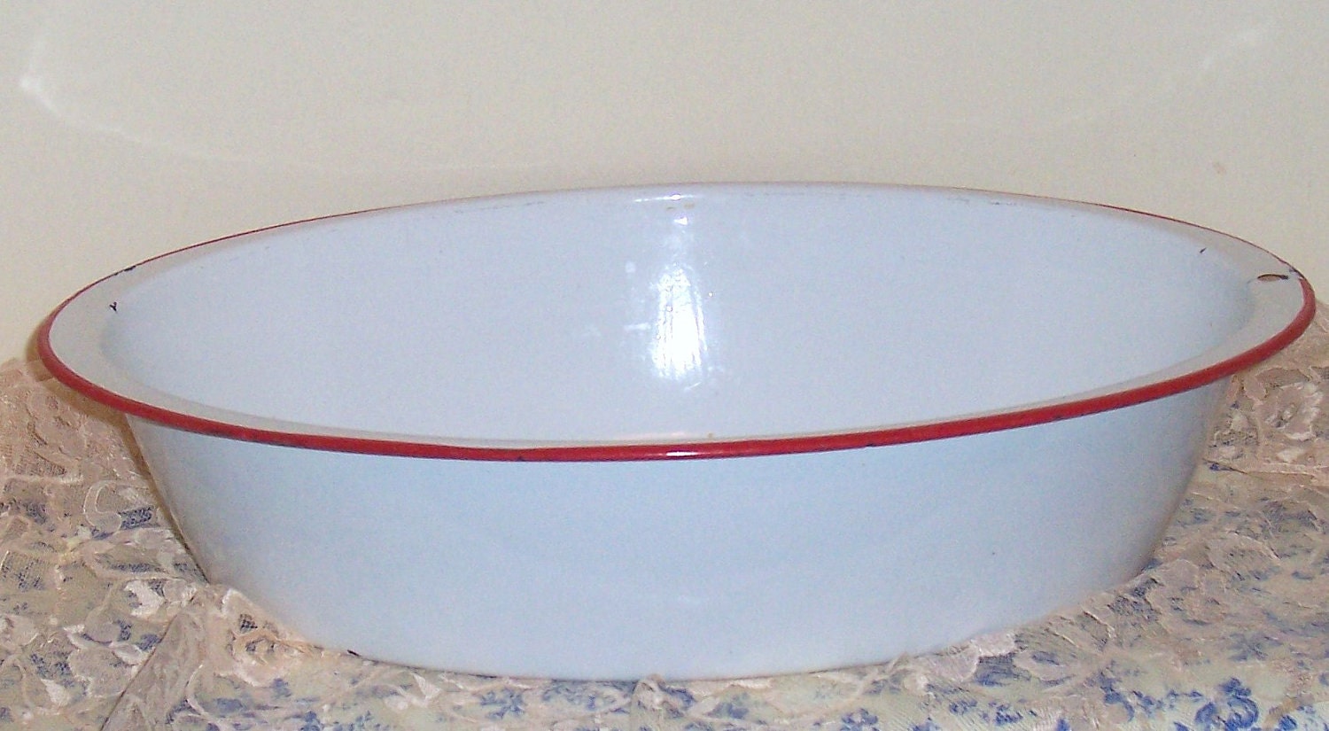 Vintage enamelware wash bowl oval red and white by mstookesmuzes