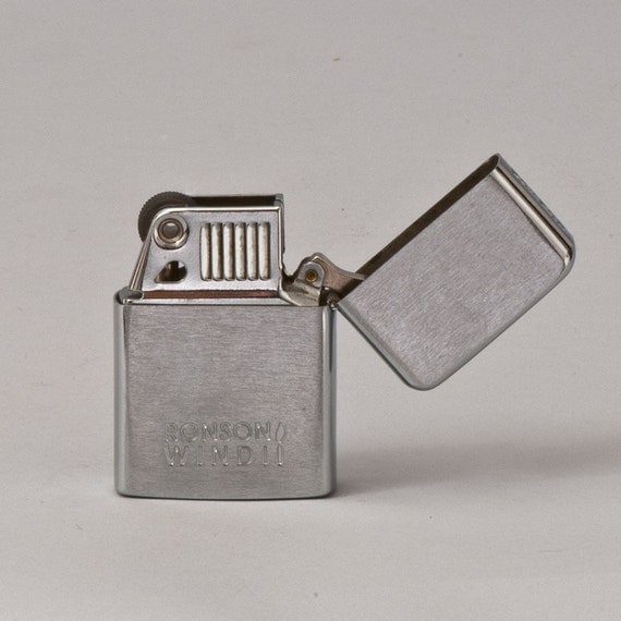 Vintage Ronson Wind II Pocket Lighter