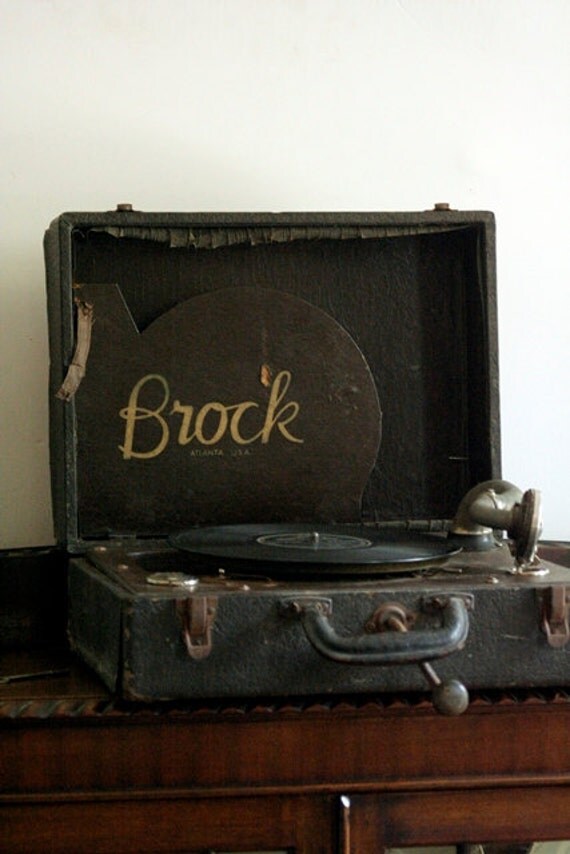 1920's Portable Hand Crank Record Player Gramophone In