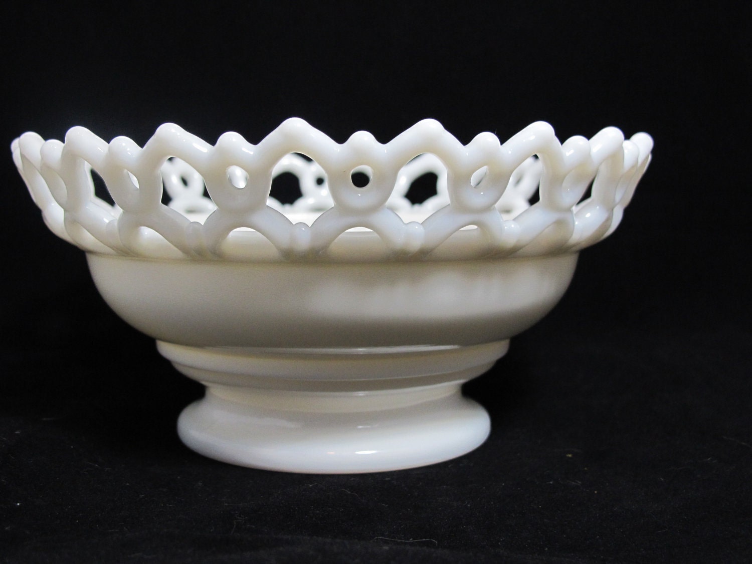 Vintage Westmoreland Doric Pattern Milk Glass Bowl