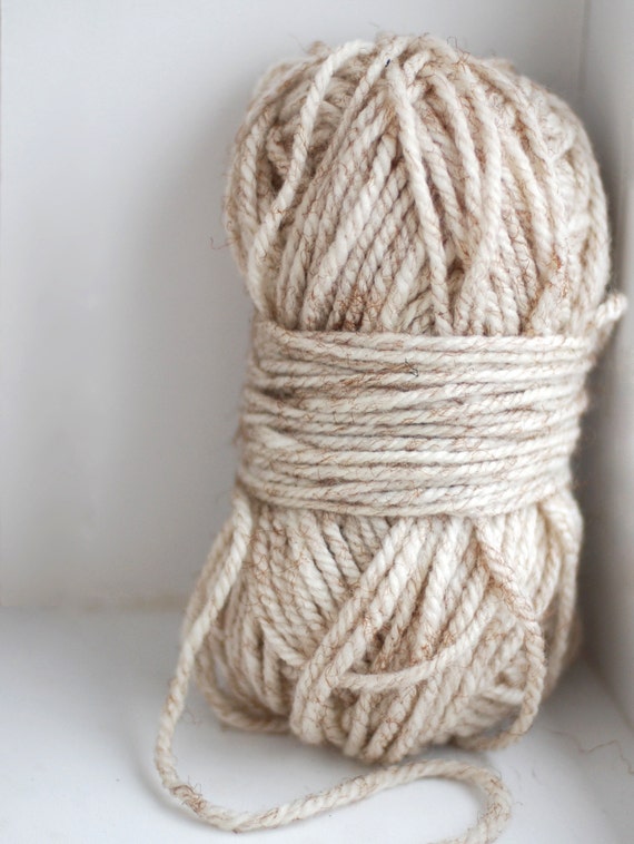 Items similar to Beige bulky wool blend yarn on Etsy