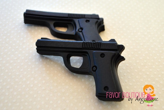 10 HAND GUN SOAPS (soaps only) - Pistol, Police Officer Party Favor, Video Game, 007, Summer, Water Gun, Birthday Favor, Luau Favor, Wedding Il_570xn