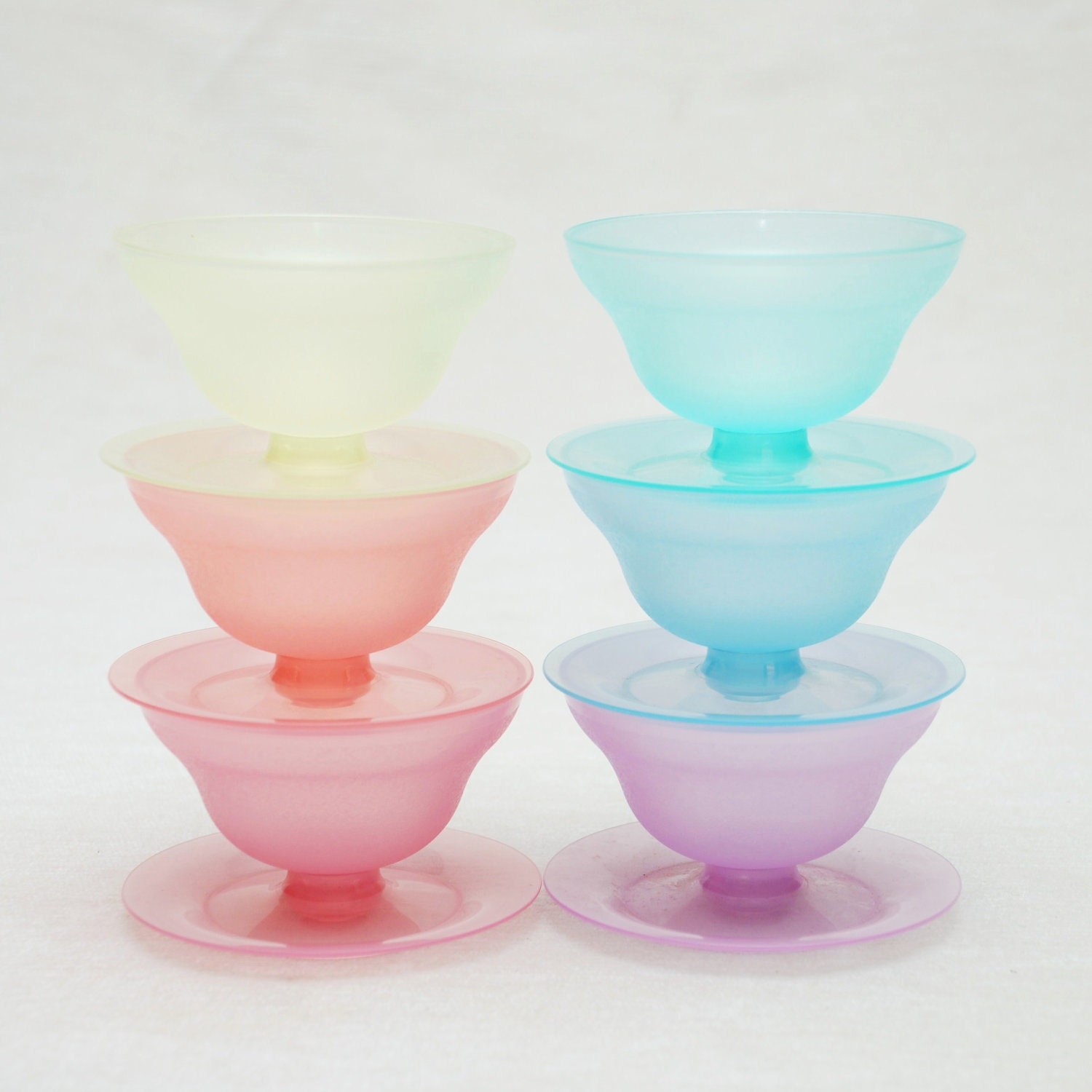 tupperware dessert cups set of 6 rainbow colors tupperware dessert cups set of 6 rainbow colors