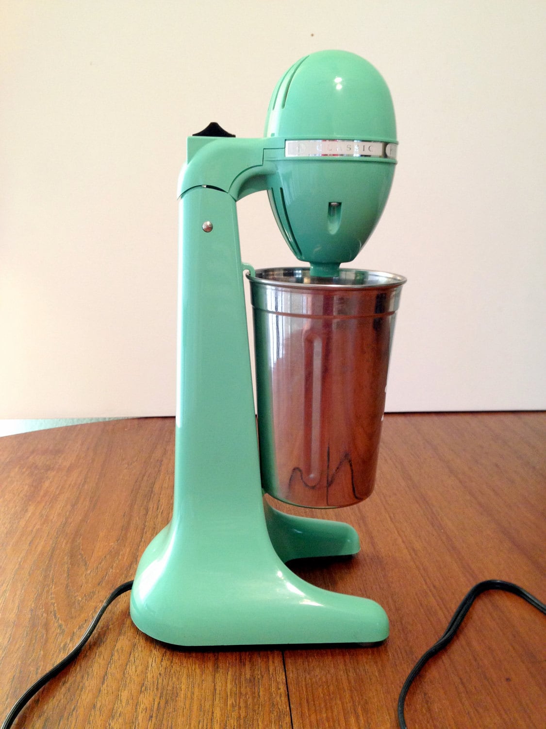 Green milkshake machine