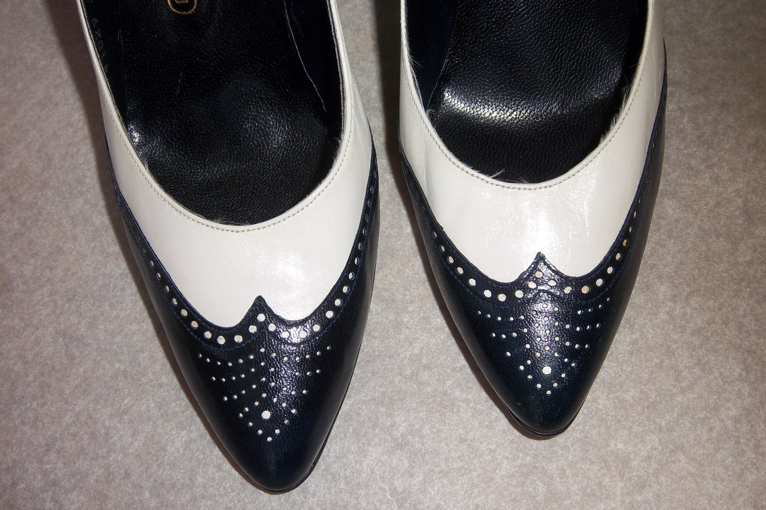 Vintage Spectator Pumps/Heels Navy & White womens 8B by JaysJunque
