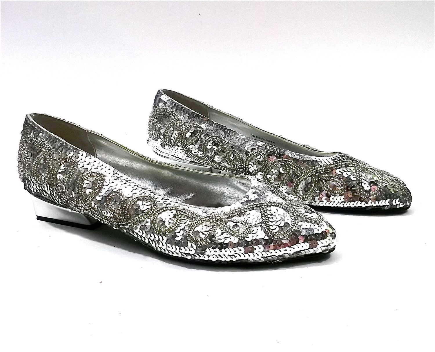 Sequined Beaded silver flats size 7 womens // shiny vintage