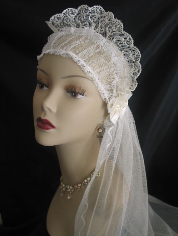 Vintage 1920s Wedding Veil by lacesparklevintage on Etsy