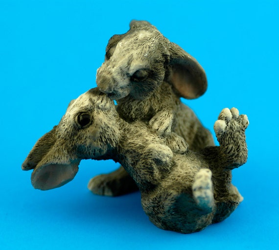 Vintage Kissing Bunny Lovers Grey figurine made in Italy