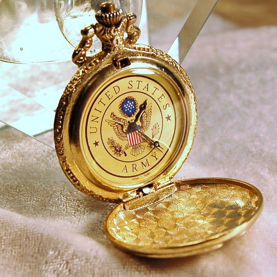 Ornate Vintage US Army Eagle Quartz Pocket Watch Excellent
