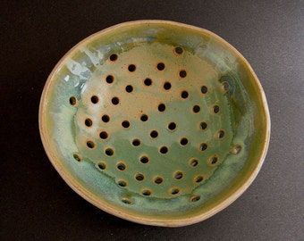 Handbuilt Colander, Stoneware Pottery, Rustic, Green Beige, Berry Bowl, Single Serving, Zen, Home Decor, Shaker