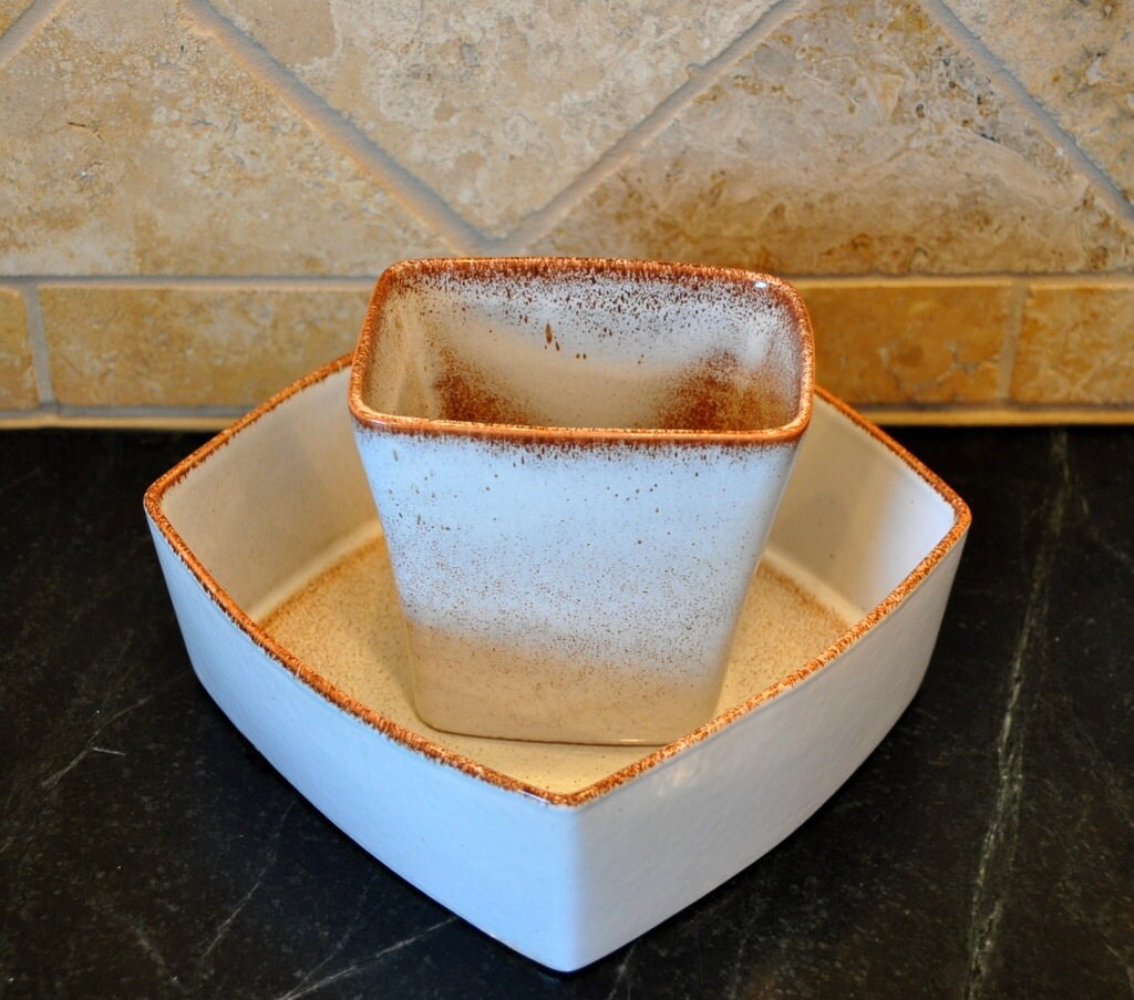 S BALLARD Pottery Vermont Dish & Vase White glaze over