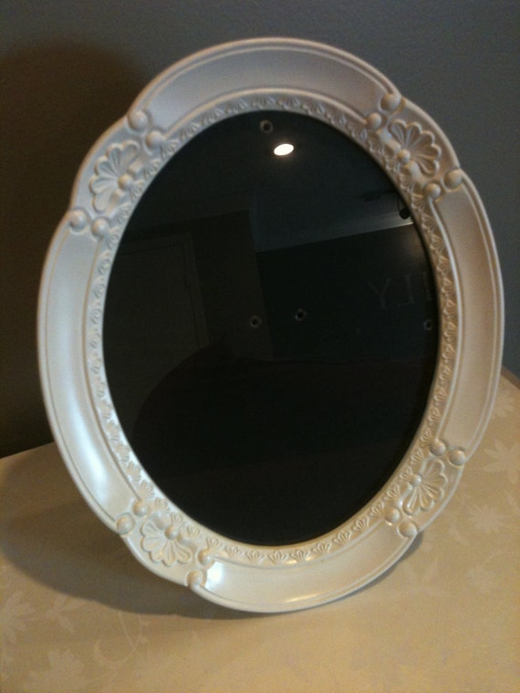Antique White Oval Picture Frame 8x10