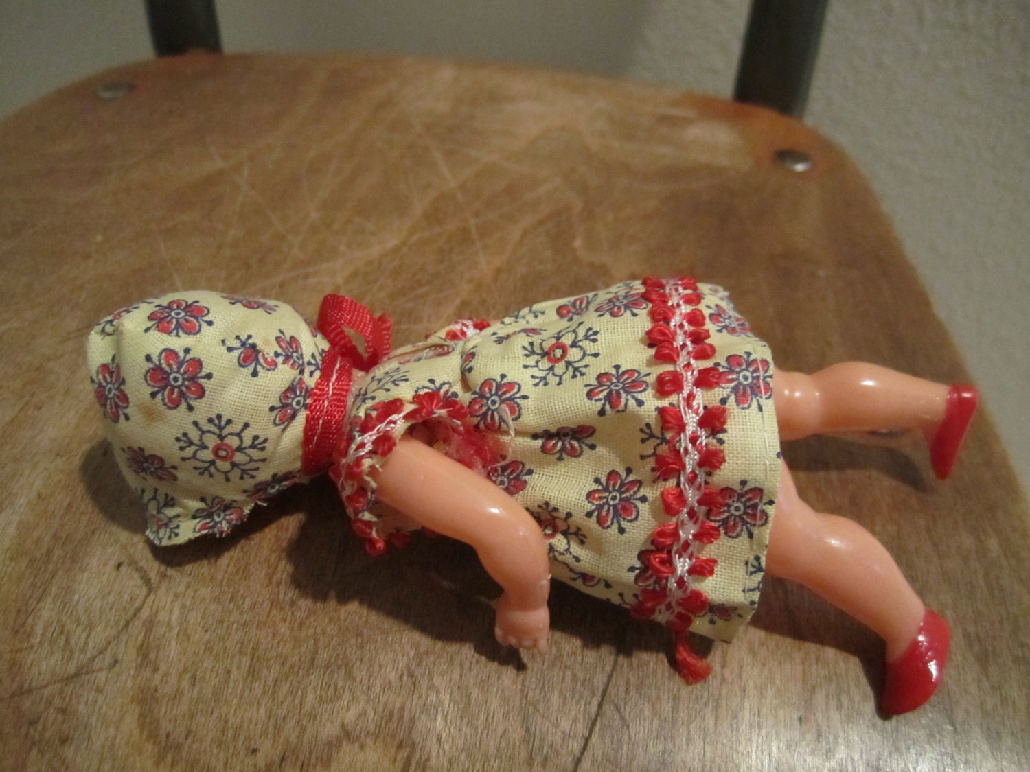 doll with closing eyes