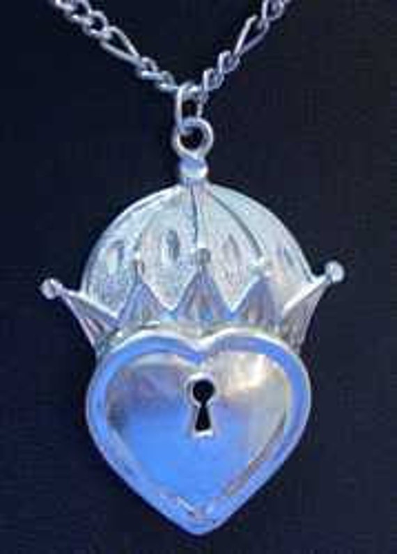 buffy the vampire slayer claddagh pendant by princeofdiamonds