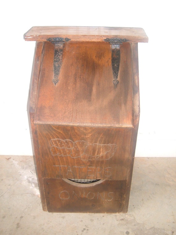 Vintage Pine Wood Potato Onion Bin With Wire In Bottom Drawer