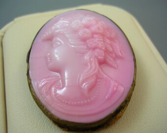Antique pink glass cameo in high relief 9gm 1 1/3 in X1 in C Clasp - Mounting needs repair