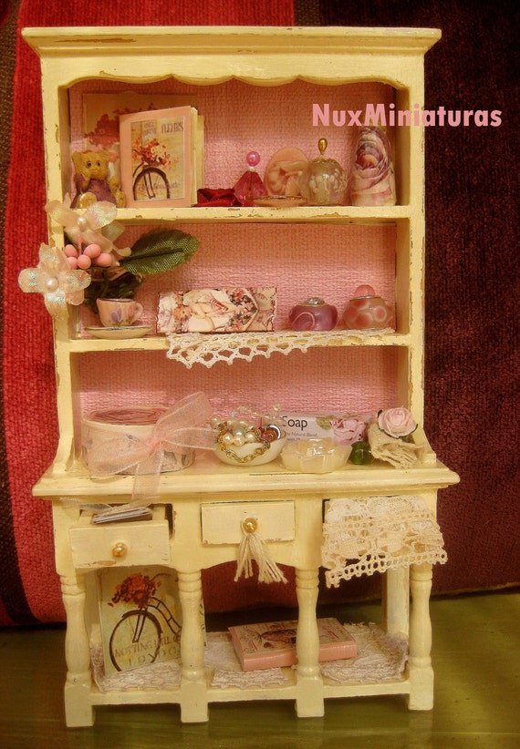 Items similar to Dollhouse Miniature Pink Beauty Closed on Etsy