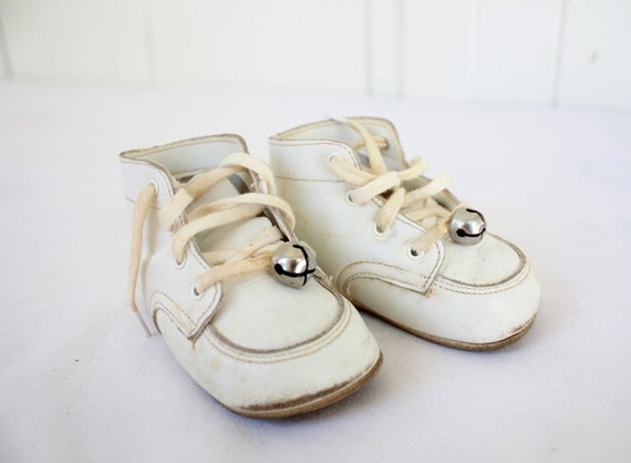 Vintage Baby Shoes Leather White Booties Silver Bells Vintage Baby Shoes Leather White Booties Silver Bells