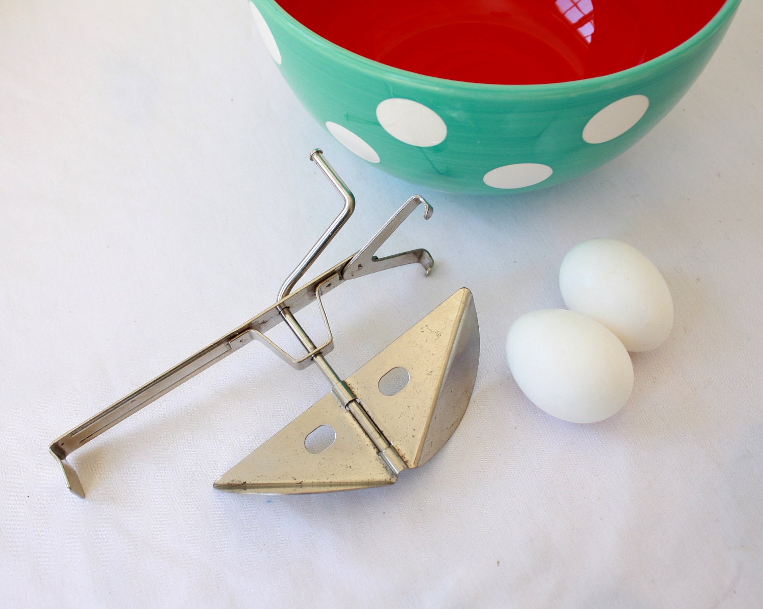 Vintage Hand Mixer Over Bowl Mixer 1930s by SummerHolidayVintage