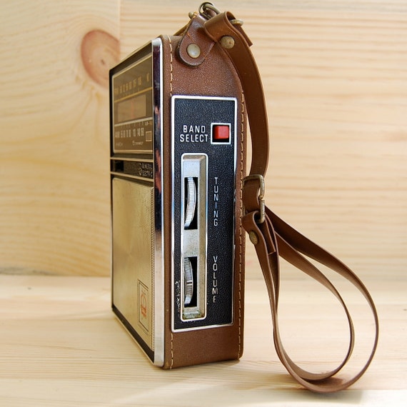 Vintage GE 1964 Portable Transistor Radio