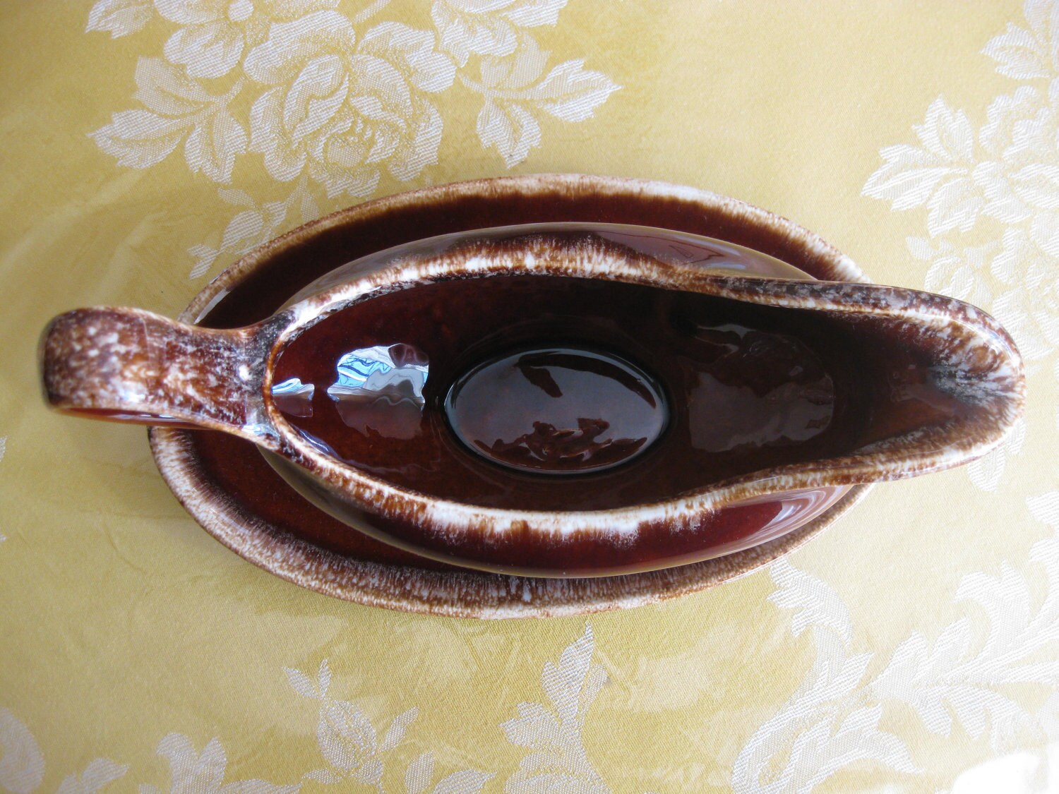 Hull Pottery Gravy Boat Brown Foam Drip c.1960s