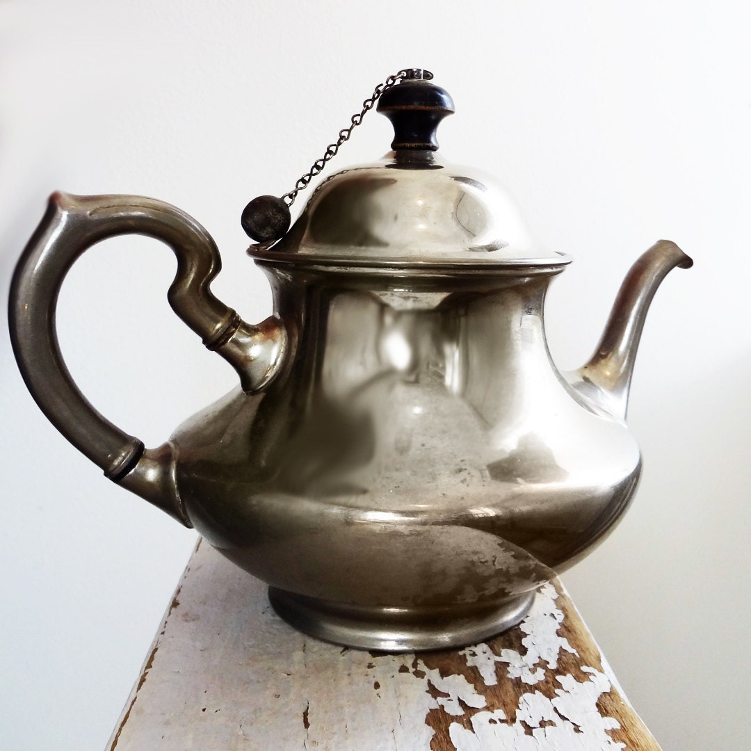 Antique Teapot Landers Frary and Clark Universal Tea Ball