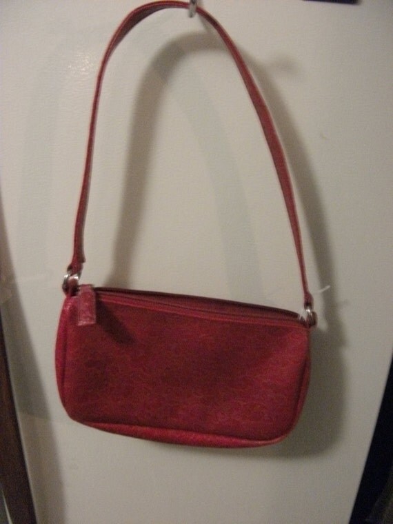 red relic purse