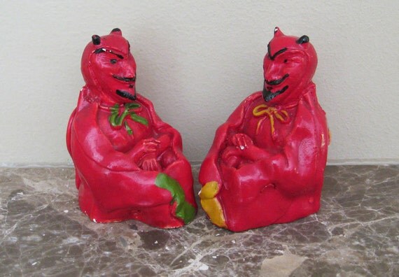 Devil Salt And Pepper Shakers Vintage Chalkware Halloween