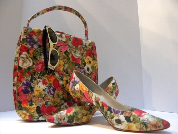 Vintage floral print matching fabric shoes and purse