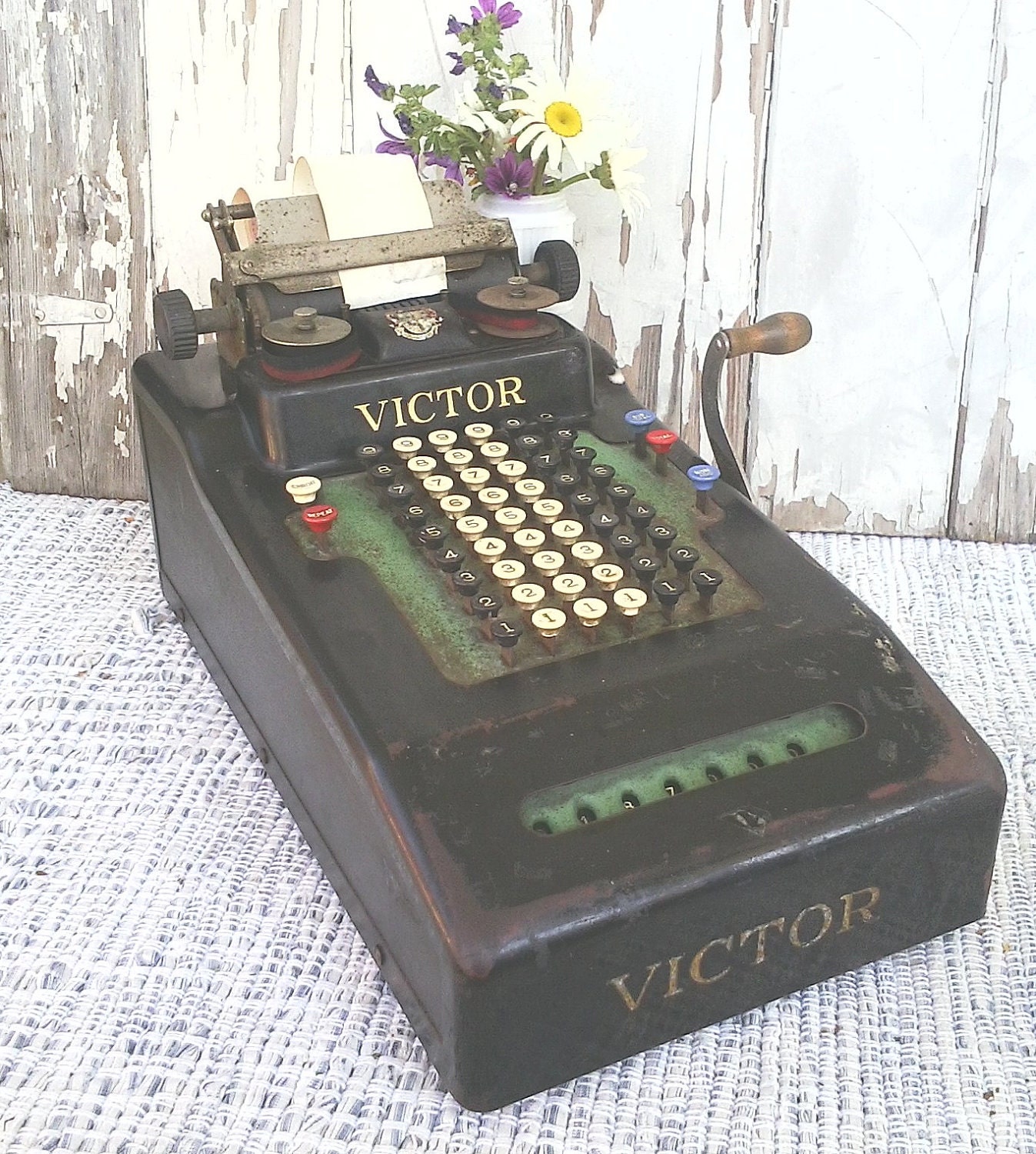 Victor cash register antique with crank handle in great
