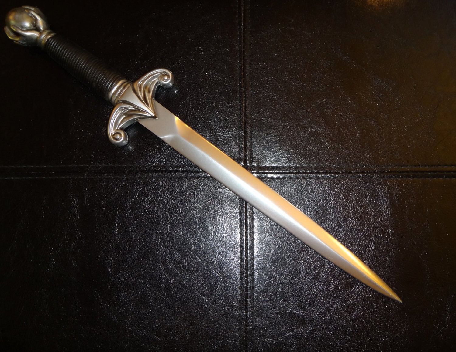 Legend of The Seeker Kahlan Dagger Sword of by princessnightmare