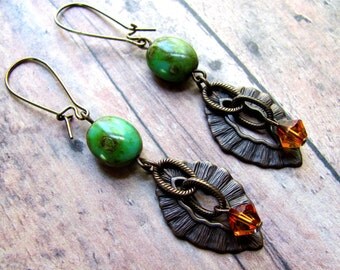 Brass Leaf Earrings, Vintaj Brass Earrings, Swarovski Earrings, Green Earrings, Leaf Earring, Fall Earrings, Dangle Earring, Autumn Earrings