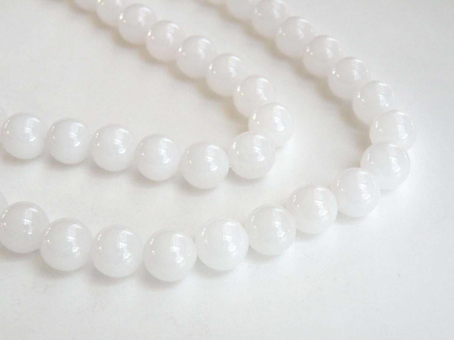 Natural white snow quartz gemstone round 6mm full strand