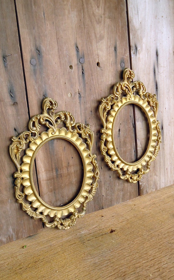 Vintage Picture Frames Gold Ornate Pair Gilded Oval Convex