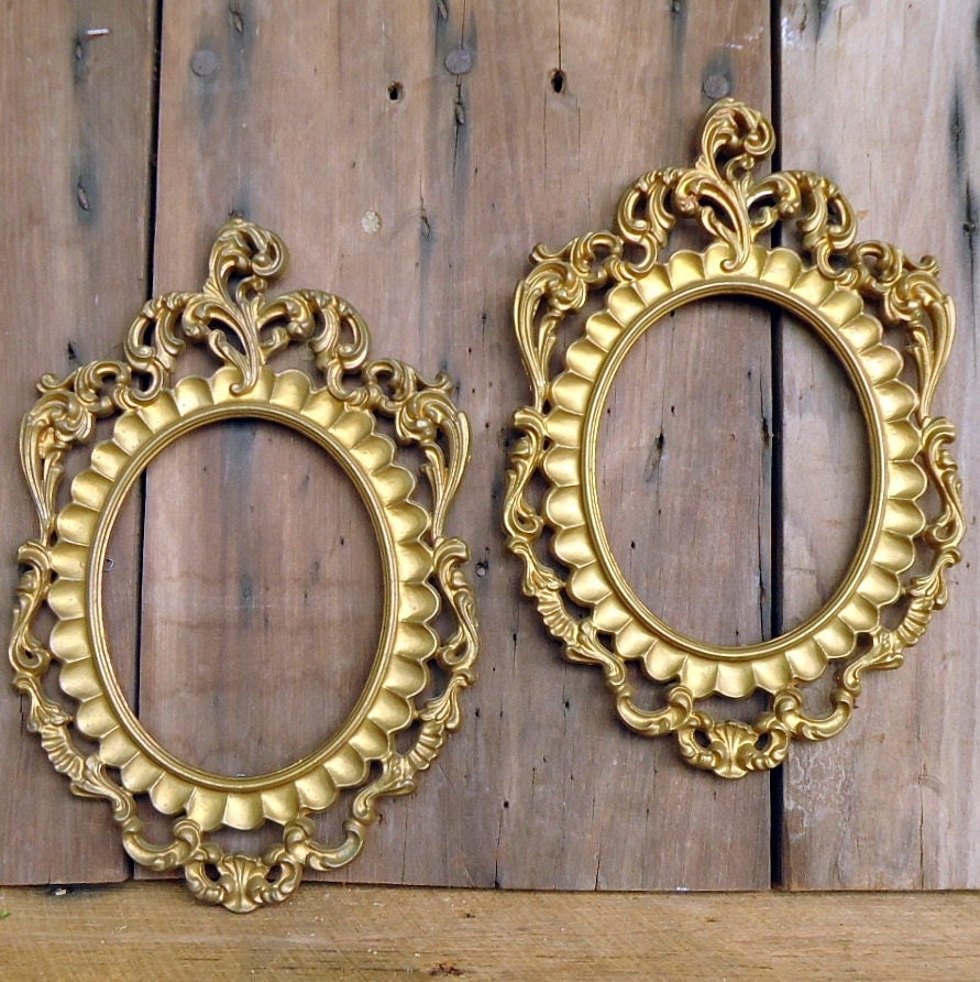 Vintage Picture Frames Gold Ornate Pair Gilded Oval Convex