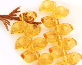 Amber yellow Czech glass leaf beads, pressed large leaves, petals - 14x09mm - 12Pc - 0034