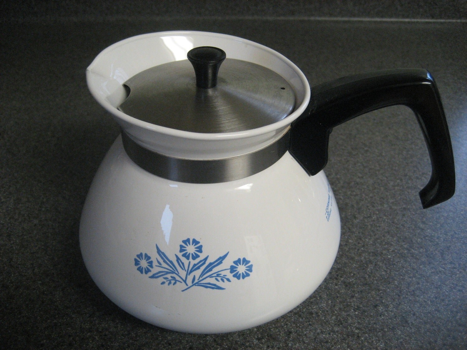 Corning Ware Cornflower Blue 6 cup Teapot Tea Pot Vintage