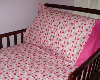 Hello Kitty Baby/Toddler fitted sheet with standard pillowcase pink