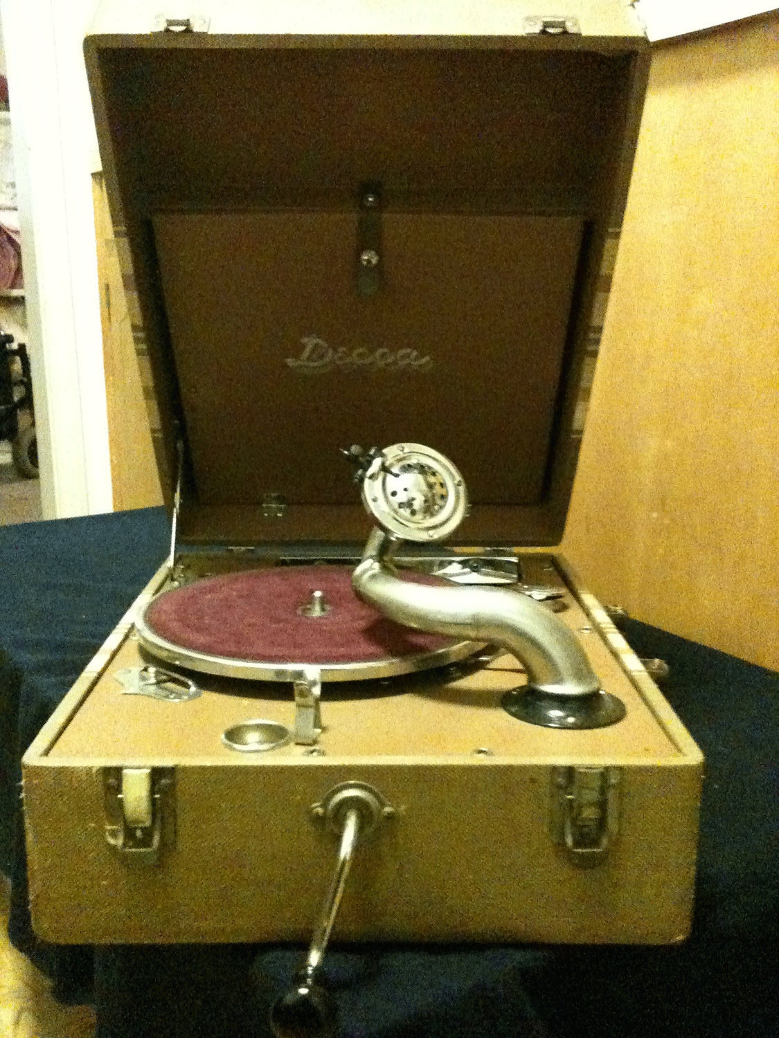 Decca Hand Crank Phonograph Machine From the 30s